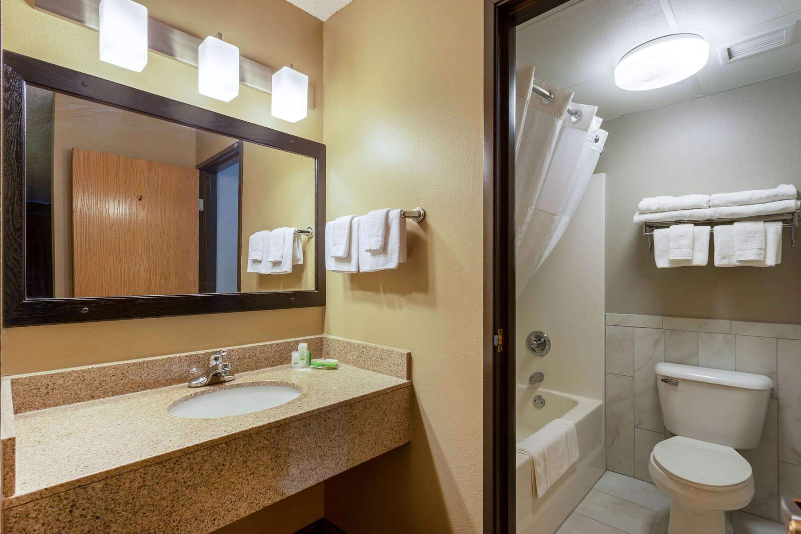 AmericInn by Wyndham Hartford WI — photo 4